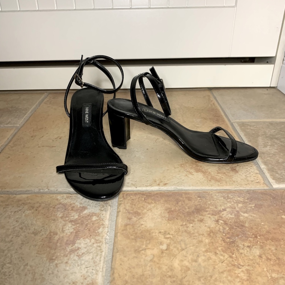 Nine West strappy black sandals